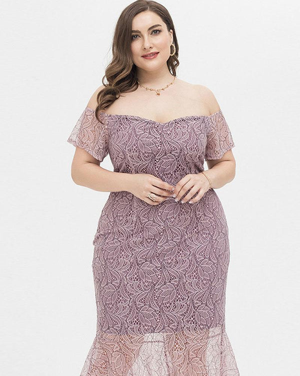 Oversized dress with lace hem