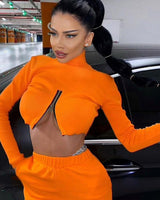 High-necked chest zipper long-sleeved crop top